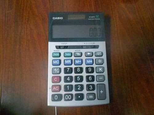 Máy tính Casio đời đầu, chỉ nhà có điều kiện mới có