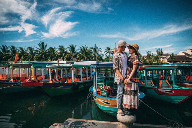 Lê Văn Trân (sinh năm 1990) hiện đang làm thiết kế mô hình cho công ty bất động sản và Nguyễn Ngọc Yến Nhi (sinh năm 1992) là nhân viên văn phòng. Cả hai đều đang sinh sống và làm việc tại TP. HCM.