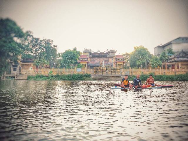 Nhiều khung cảnh của Huế như đình làng cổ,