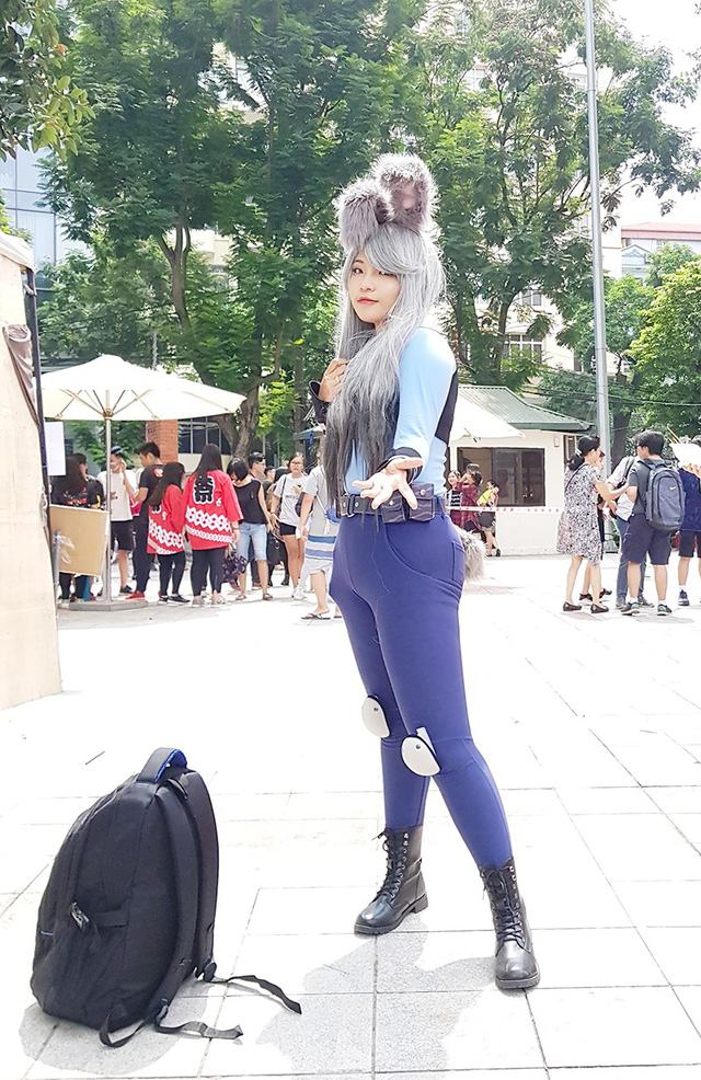
Nữ sinh mang tên Vũ Hàn đang là học sinh lớp 10 trường THPT Đông Mỹ xuất hiện xinh đẹp với trang phục chú thỏ cảnh sát trong phim hoạt hình Zootopia
