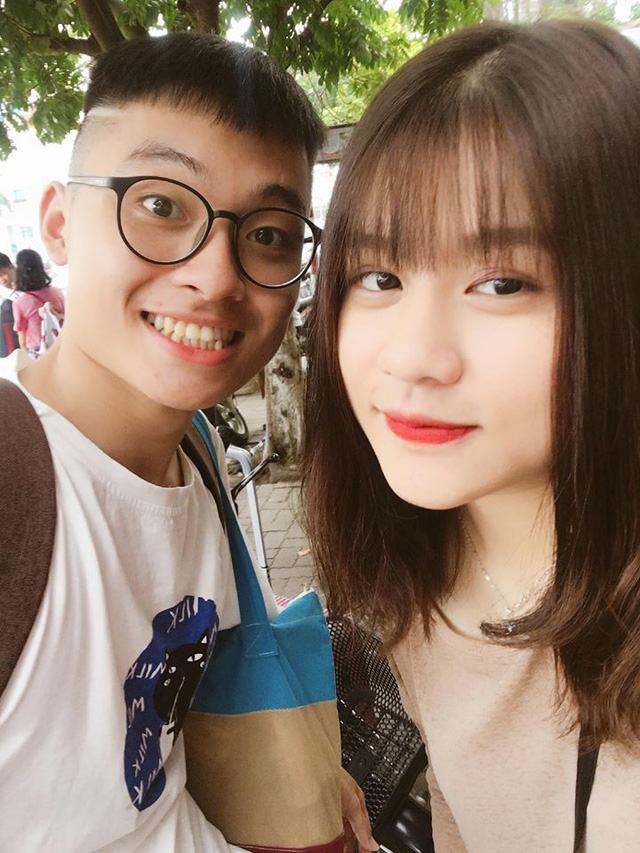 Trần Công Đức (bên trái)