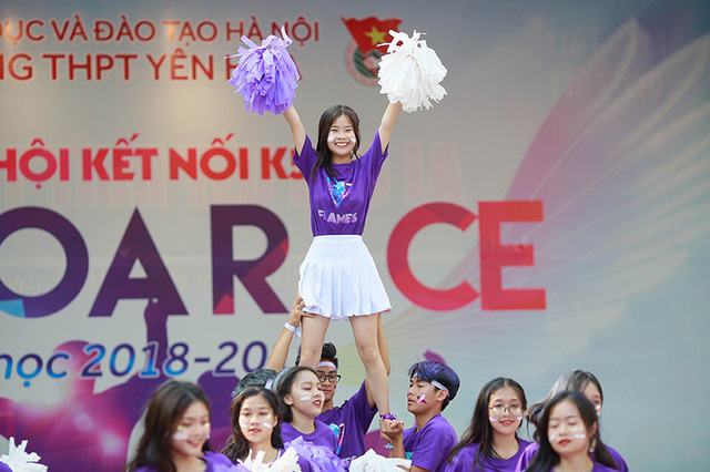 Nụ cười rạng rỡ của học sinh khi tở lại mái trường sau kì nghỉ hè và đón chào các thành viên khoá mới