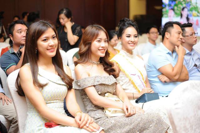 Những người đẹp từng đoạt giải của cuộc thi Hoa khôi Sinh viên Việt Nam các mùa trước.