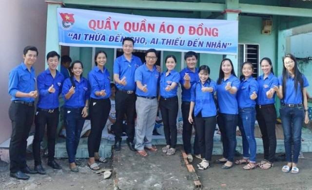 
Các bạn trẻ trong nhóm Trần Văn Ơn tham gia rất nhiệt tình.
