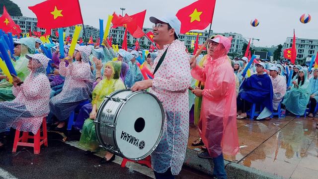Đánh trống ăn mừng