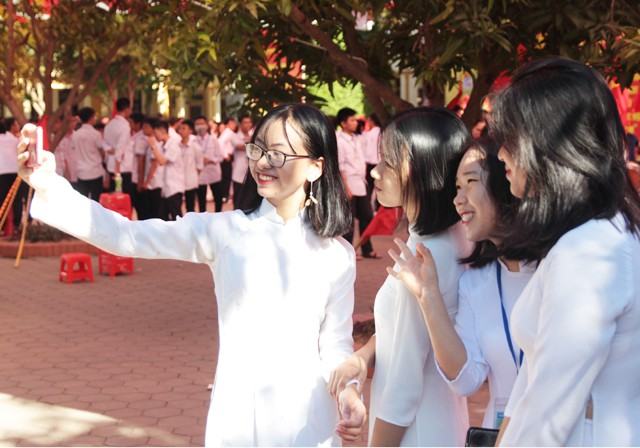 Cùng lưu lại những khoảnh khắc trong ngày khai giảng năm học mới