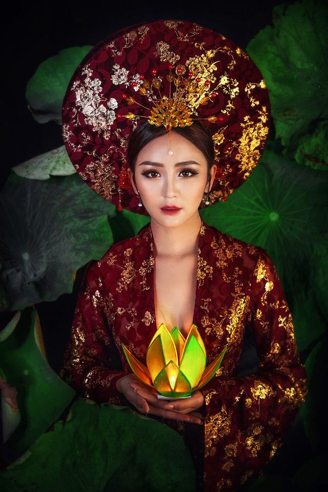 Hoa khôi Hải Yến đã được ekip chăm chút kĩ càng để hoàn thành bộ ảnh vô cùng huyền ảo này.
