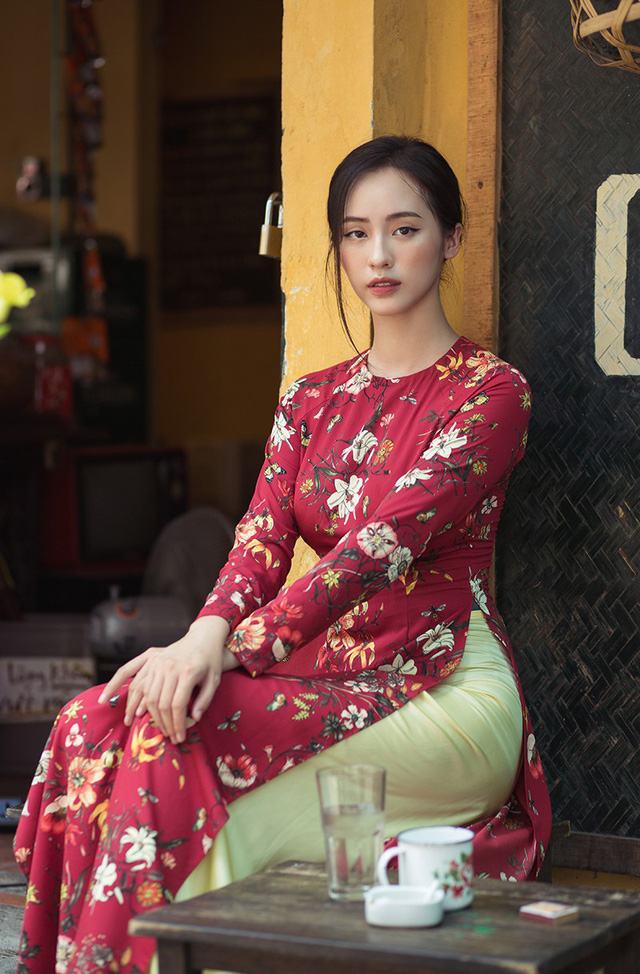 Hiện tại, Linh thường nhận được lời mời làm người mẫu lookbook cho các shop thời trang.
