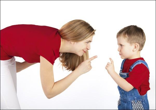 Có nên dạy con bằng roi vọt không?