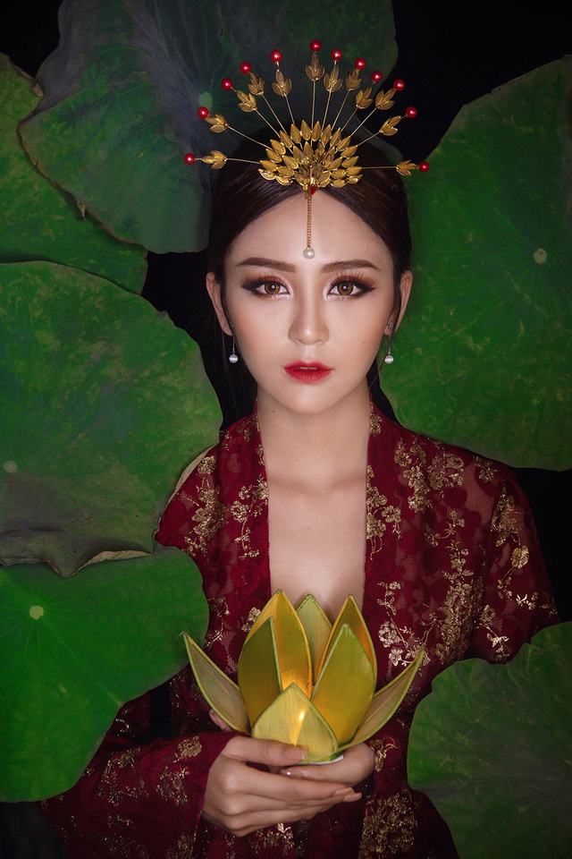 Hải Yến từng giành được giải Á khôi 2 trường ĐH Võ Trường Toản 2017, Á khôi 1 Duyên dáng áo bà ba Đồng bằng sông Cửu Long 2017.
