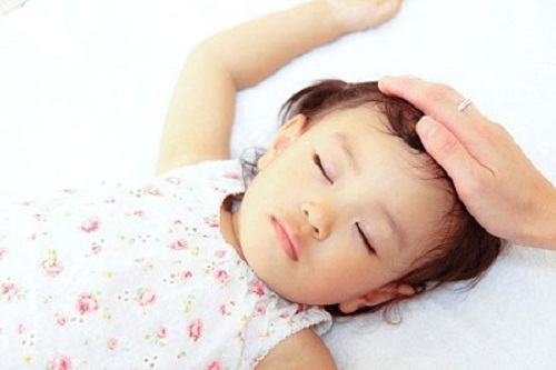 Khi nào cho trẻ uống thuốc hạ sốt là hiệu quả, an toàn