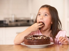 Top 5 Loại thực phẩm nguy hiểm nhất đối với con bạn