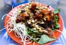 Top 8 địa chỉ thưởng thức nộm bò khô ngon nhất ở Hà Nội